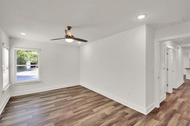Building Photo - 2101 Benwick Cir