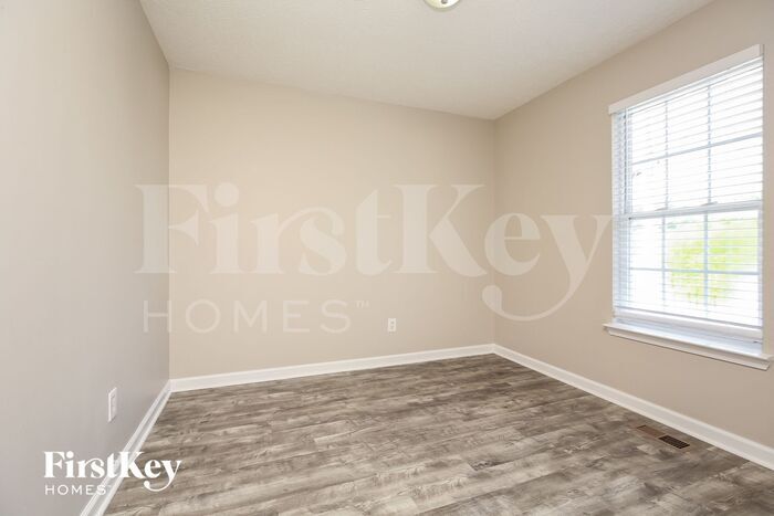Building Photo - 105 SADDLESTONE Ct S