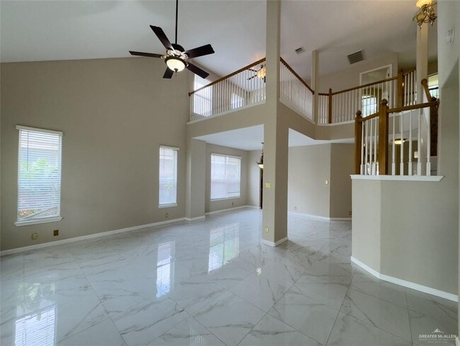 Building Photo - 37 San Sebastian St