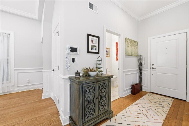 Building Photo - 41 Bentley Ave