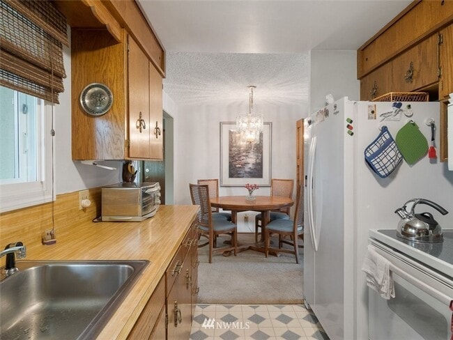 Building Photo - Charming 3-Bedroom Home with Fresh Updates