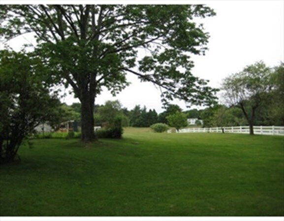 Building Photo - 200 Pleasant St