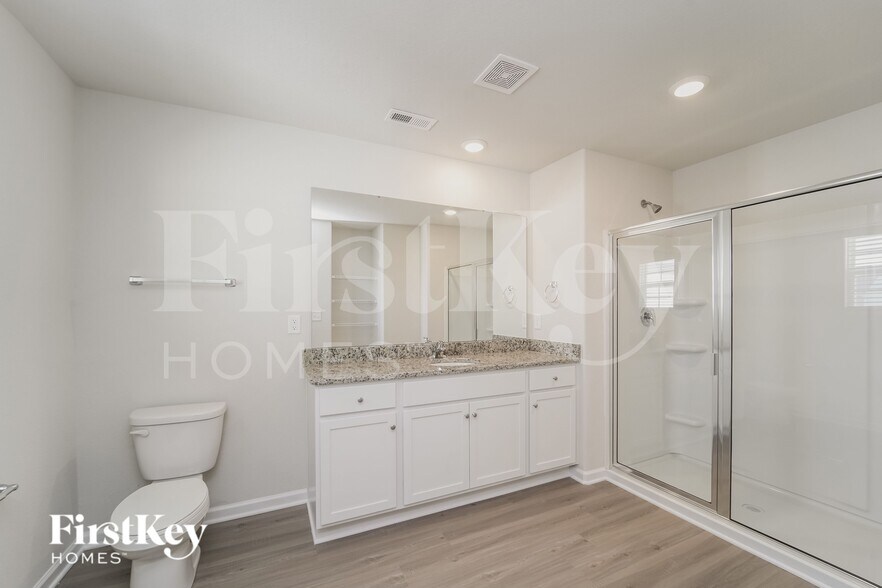 Building Photo - 5221 Wolfridge Ave