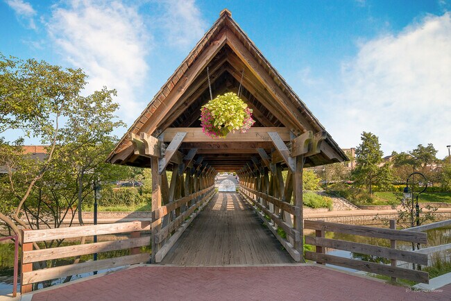 Building Photo - 1203 Whispering Hills Ct