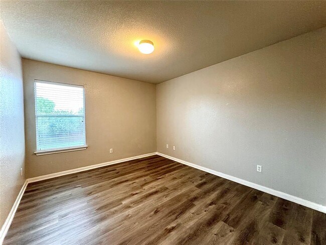 Building Photo - 4508 Hees Ct