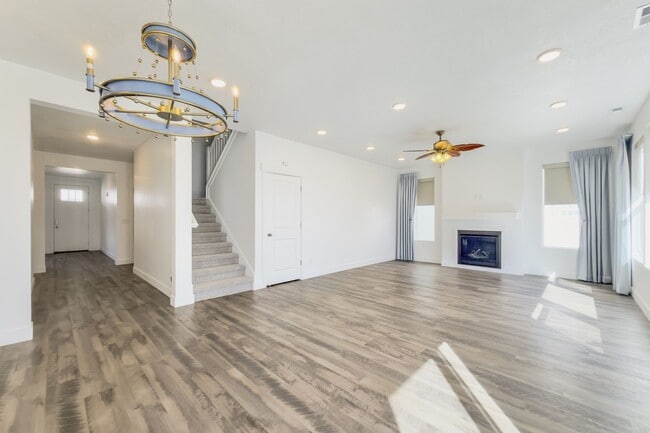 Building Photo - Spacious 4 Bed, 3.5 Bath Pet-Friendly Home with Central Air & 2-Car Garage! - Available NOW!