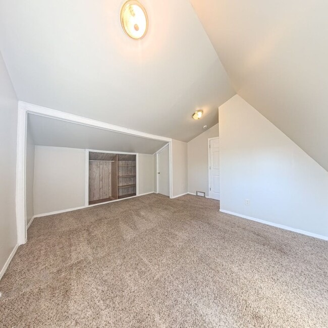 Building Photo - Charming 3 Bedroom 1.5 Bath in Clive