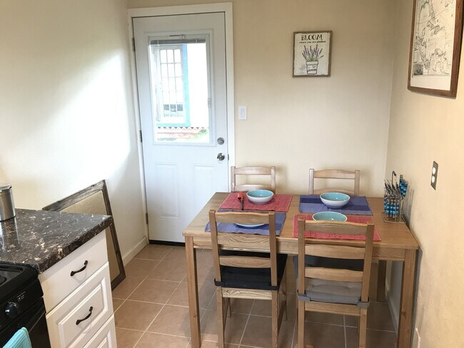 Building Photo - Awesome Furnished Cottage in Point Loma Heights