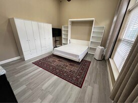 Building Photo - 15258 Rosemont Manor Dr