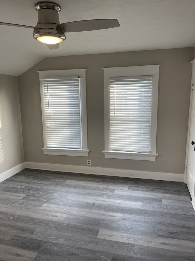 Building Photo - Newly remodeled 3 Bedroom 2.5 Bathroom House