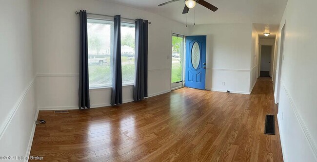 Building Photo - Charming Brick Ranch *OPEN HOUSE 10/05/23*