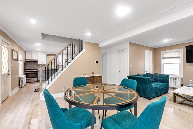 Building Photo - 98 Ethel St