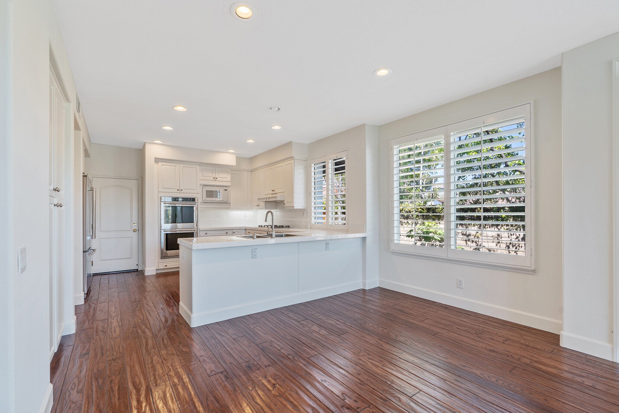 Building Photo - 674 Via de Tierra