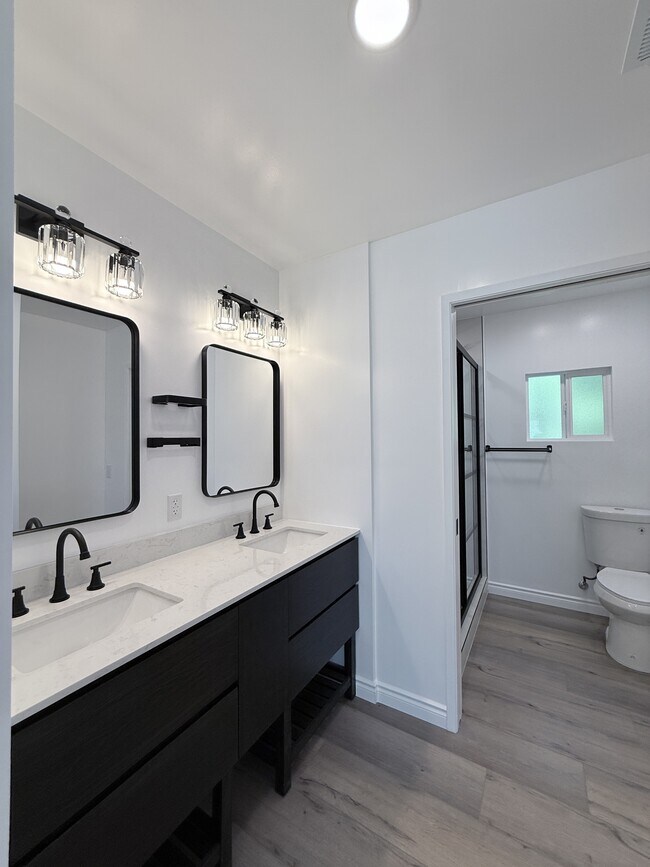 Building Photo - 435 Anacapa Cir