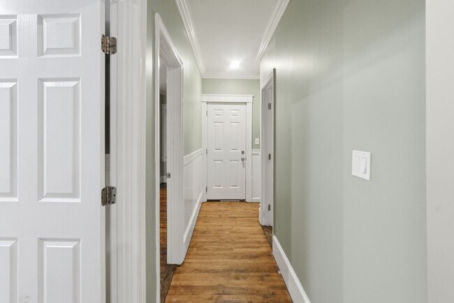 Building Photo - 131 Providence St