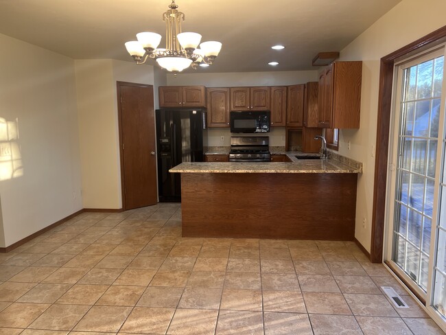 Kitchen - 2568 Lopez Ln