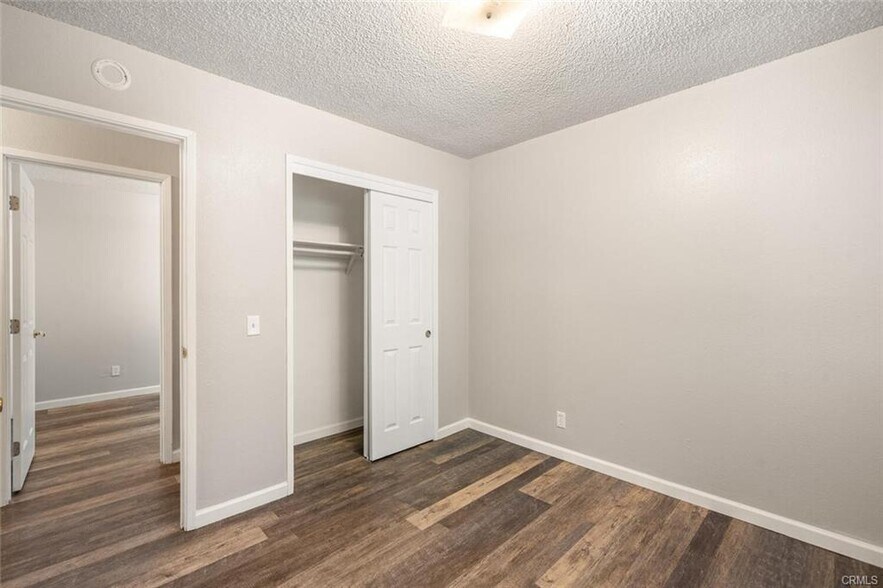 Building Photo - 1256 Warner St