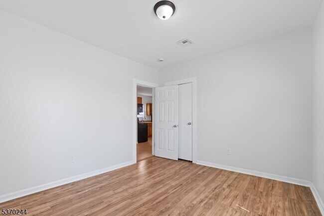 Building Photo - 357 Nesbit Terrace