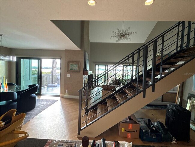 Building Photo - 1323 Landings Dr