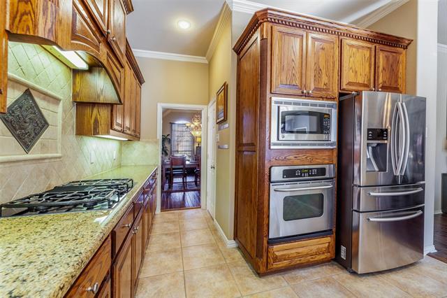 Building Photo - 920 Fannin Dr