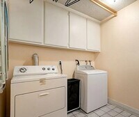 Building Photo - "Charming 1-Bedroom San Fernando Apartment with Modern Granite Touches!"