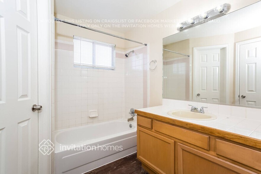 Building Photo - 11001 Benton St