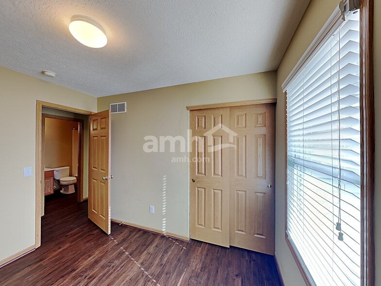 Building Photo - 818 Bent Oak Dr