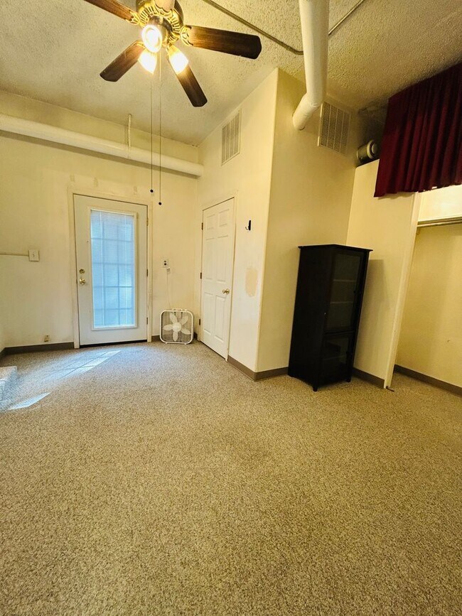 Building Photo - 3273 Cache Way