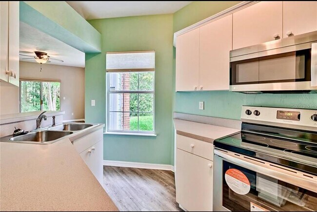 Building Photo - 322 NW 50th Blvd