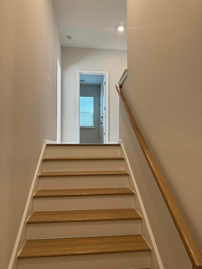 Building Photo - 20 Ladyslipper Ln