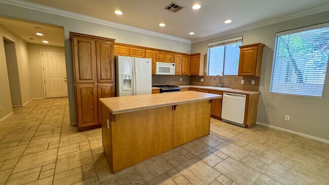 Building Photo - Discover your dream home in the heart of H...
