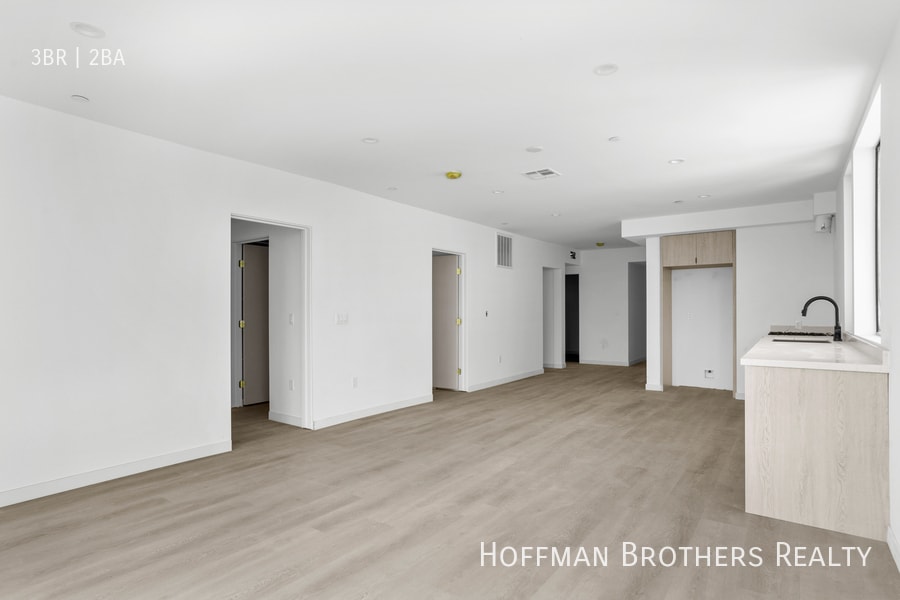 Building Photo - 3755 S Canfield Ave