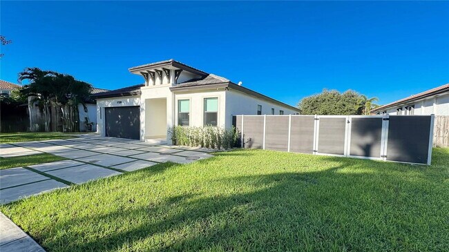 Building Photo - 17320 SW 92nd Ct