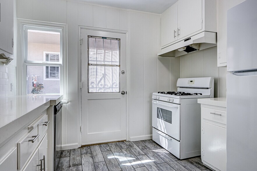 Building Photo - 2312 Grant Ave