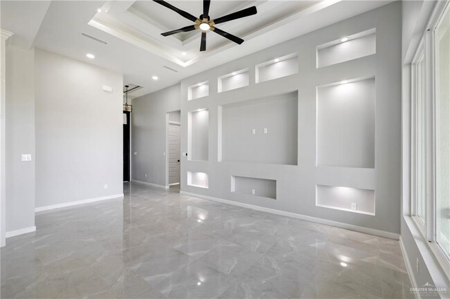 Building Photo - 8018 N 49th Ln