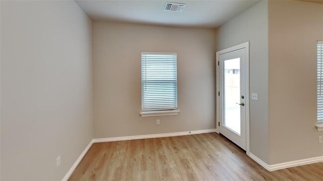 Building Photo - 6817 Labelle Dr