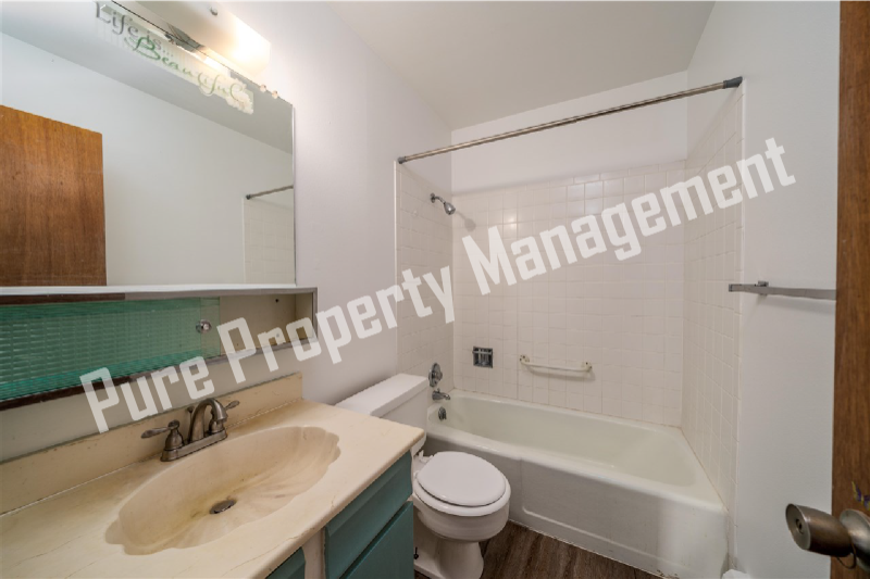 Building Photo - 580 Bookcliff Ave