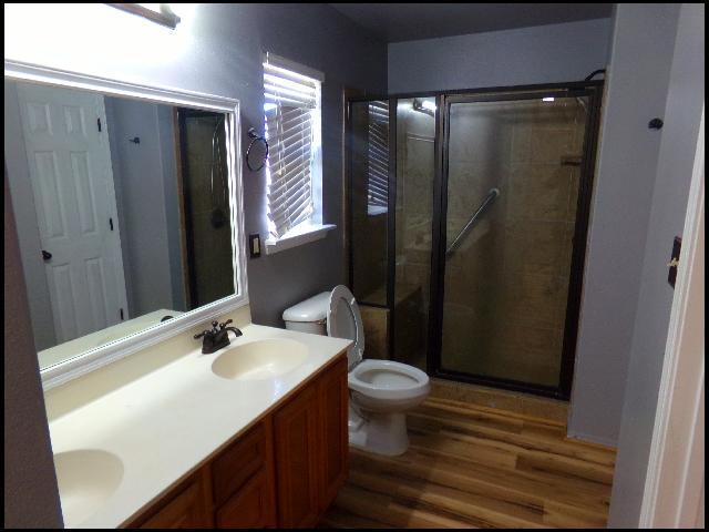 Building Photo - 909 Yarrow Dr