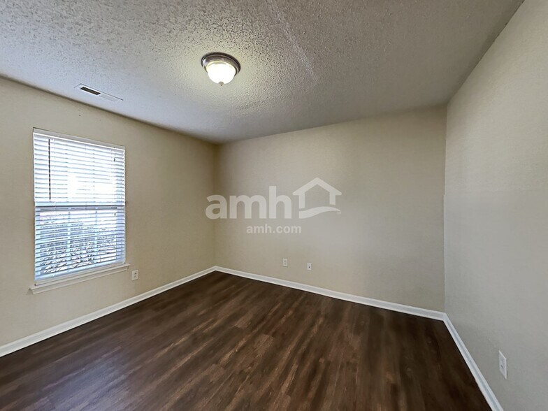 Building Photo - 2922 Cripple Creek Ct
