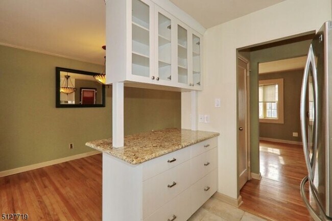 Building Photo - 7 Osage Dr