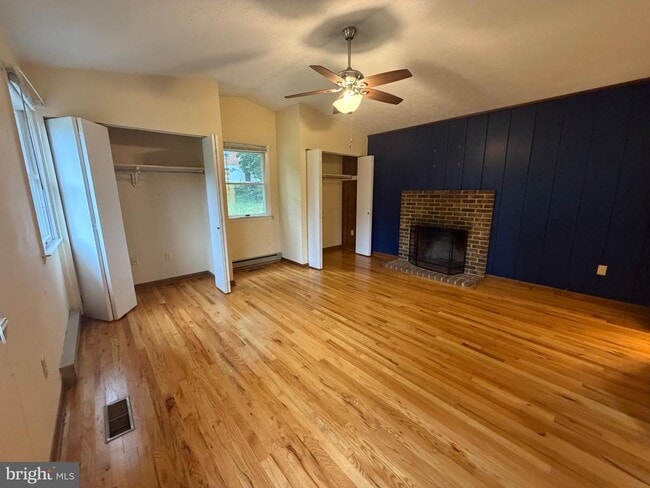 Building Photo - 23 Montague Cir