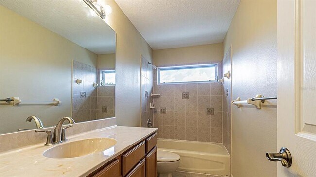 Building Photo - 3015 Northfield Dr