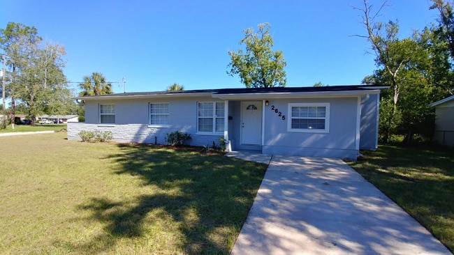 Building Photo - 2625 Kershaw Dr W