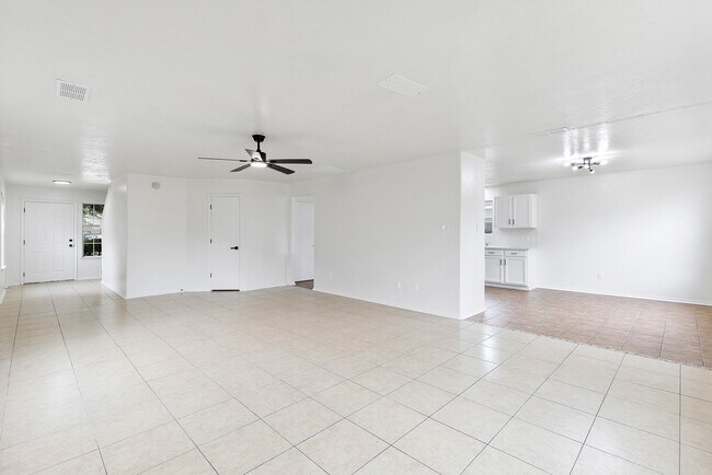 Building Photo - 9031 Aspen Trace Ln