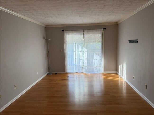 Building Photo - 3160 7 Pines Ct