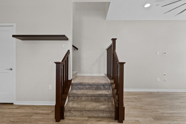Building Photo - 105 Red Brick Dr