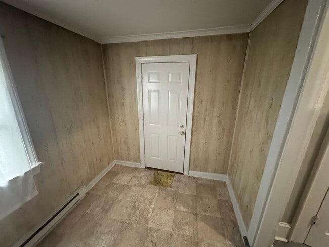 Building Photo - 2 Bedroom House Near Rocky Mount Middle Sc...