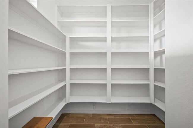 Building Photo - 2823 Maple Oak Ln