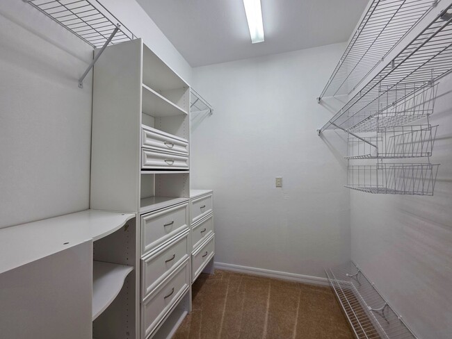 Building Photo - For rent 2 bedroom 2 bathroom 1 car garage condominium