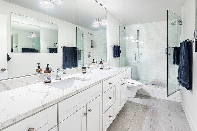 Building Photo - 1030 N State St